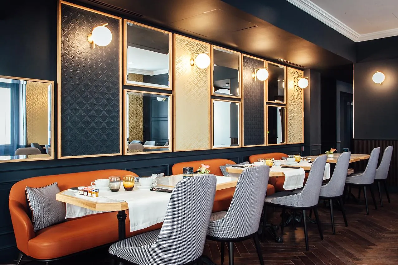 Hotell Square Louvois 4*